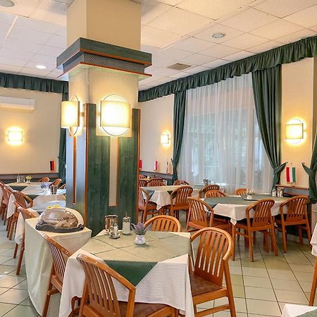 Tisza Sport Hotel Szeged Ngoại thất bức ảnh