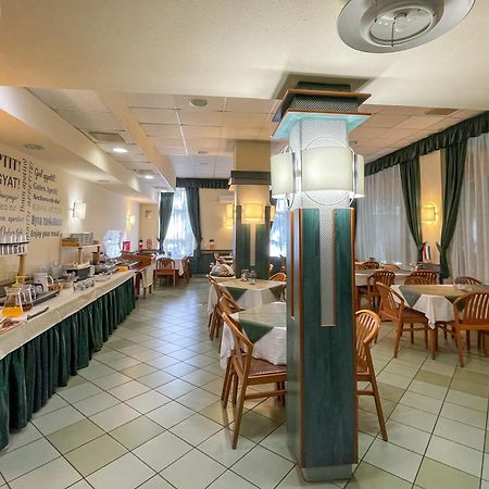 Tisza Sport Hotel Szeged Ngoại thất bức ảnh