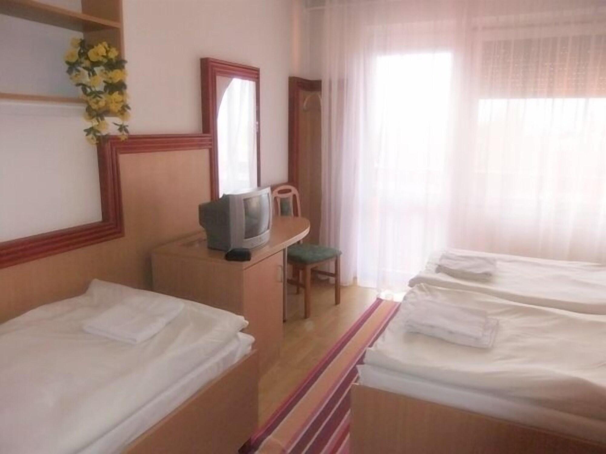 Tisza Sport Hotel Szeged Ngoại thất bức ảnh