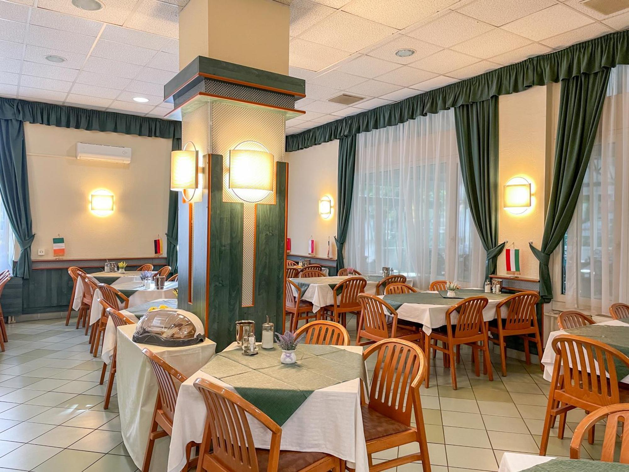 Tisza Sport Hotel Szeged Ngoại thất bức ảnh