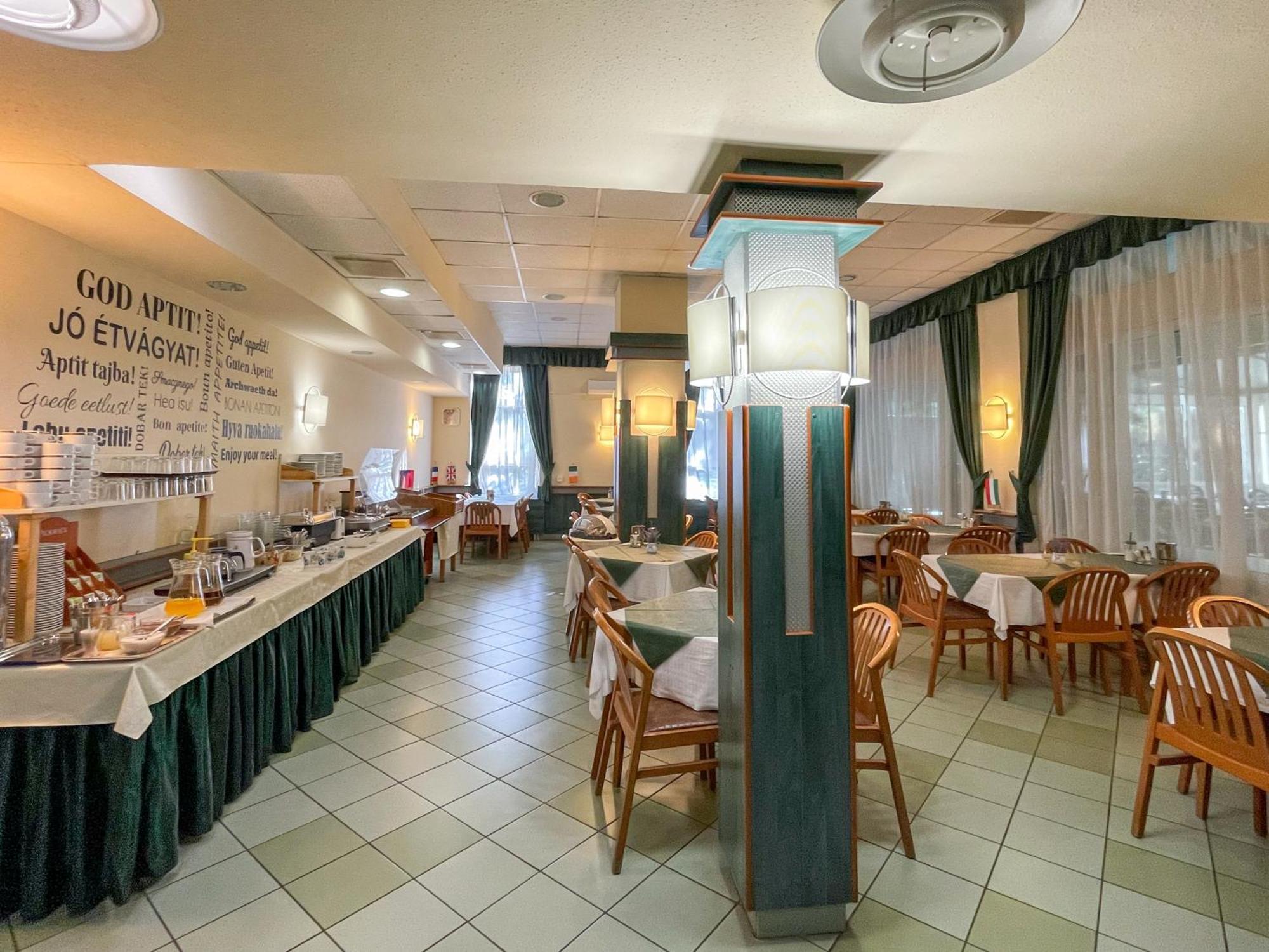 Tisza Sport Hotel Szeged Ngoại thất bức ảnh
